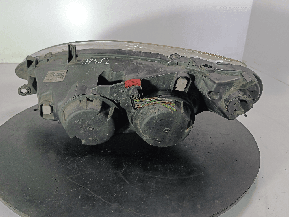 Фара правая к Peugeot 307 (01-05)