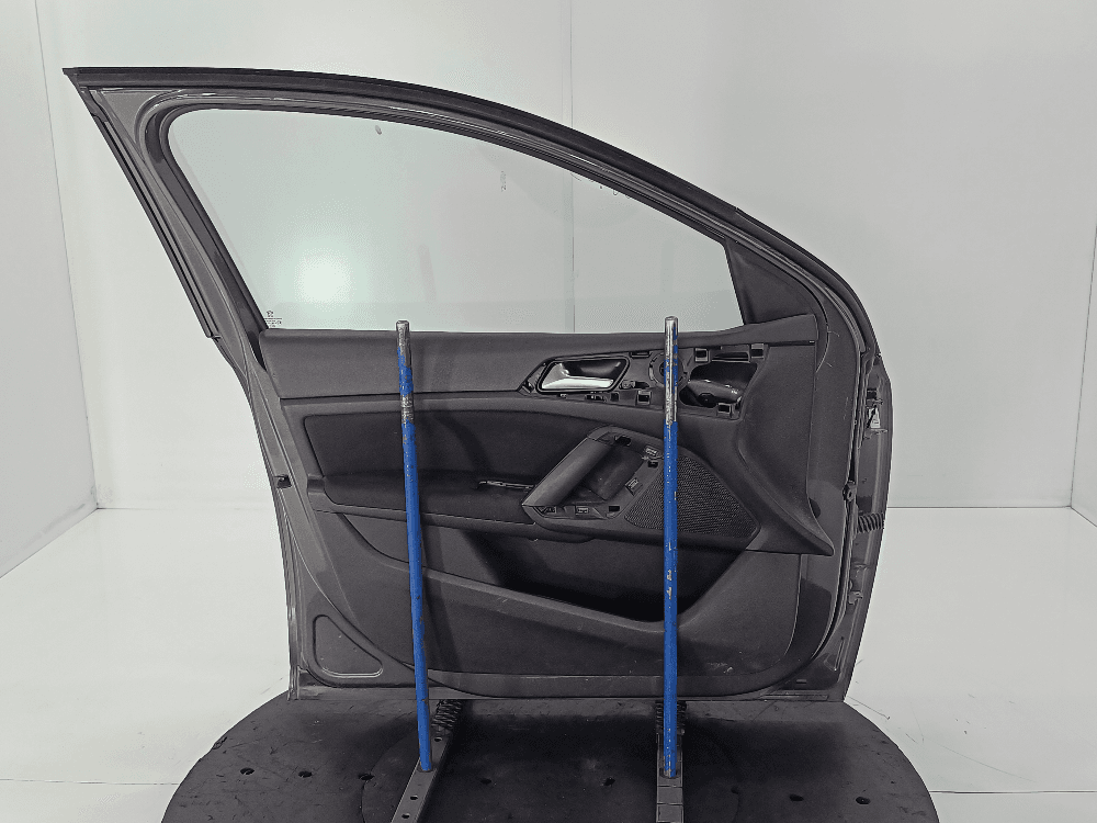 Дверь передняя левая к Peugeot 308 2 (13-17)