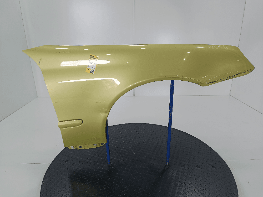 Крыло переднее правое к Mercedes C Class W203/S203/CL203 (00-04)