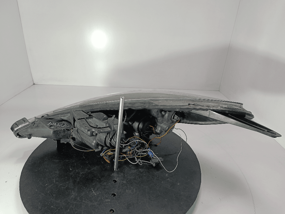 Фара правая к Peugeot 207 Рестайлинг (09-13)