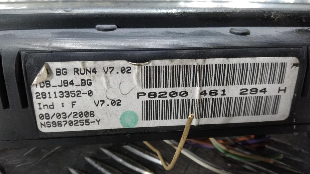 Щиток приборов (приборная панель) к Renault Scenic 2 (03-06)