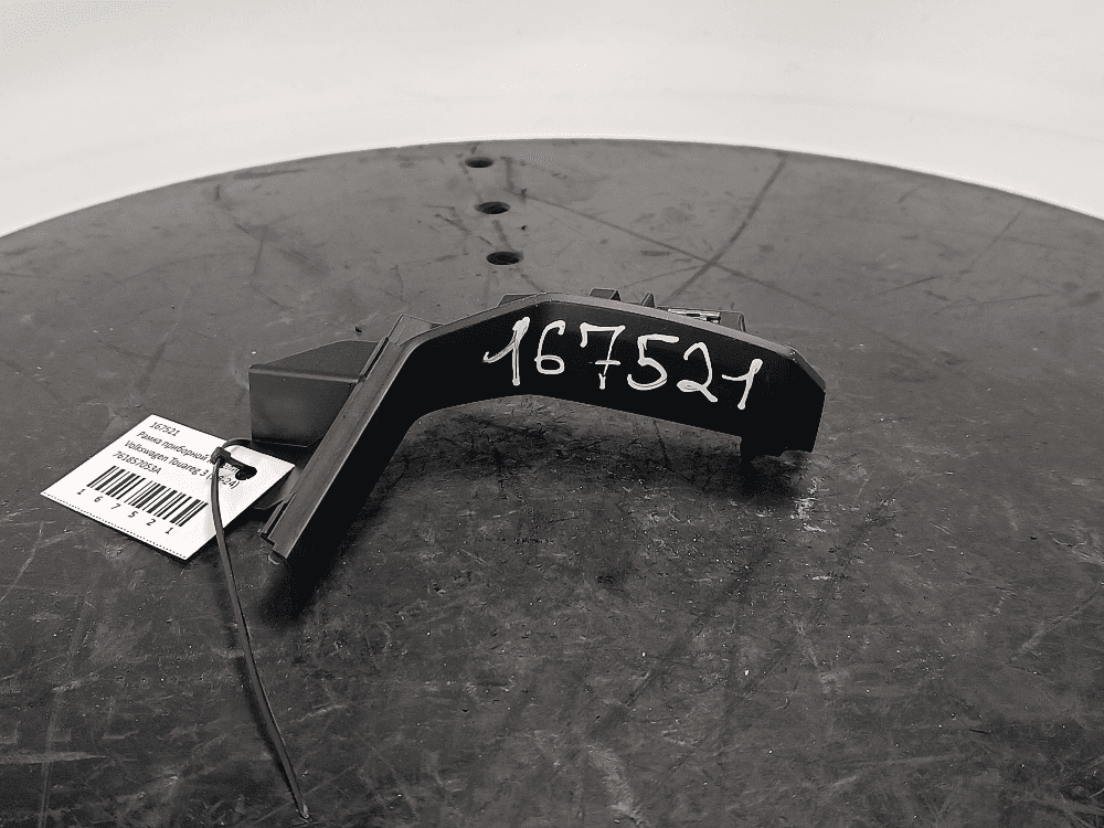 Рамка приборной панели к Volkswagen Touareg 3 (18-24)