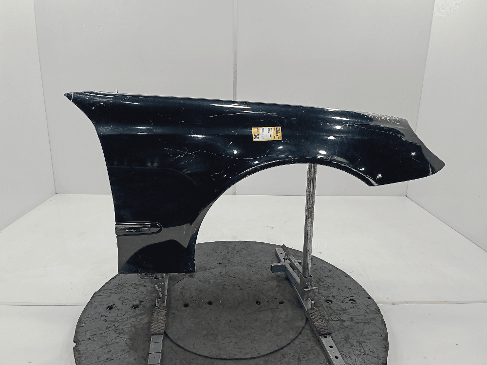 Крыло переднее правое к Mercedes E Class W211/S211 (02-06)