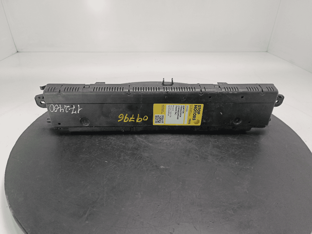 Щиток приборов (приборная панель) к Renault Scenic 2 (03-06)