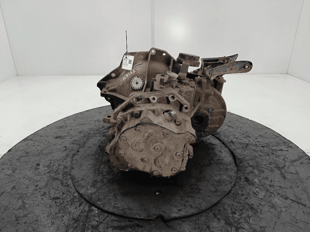 КПП механическая (МКПП) к Chrysler Voyager 4 (01-04)