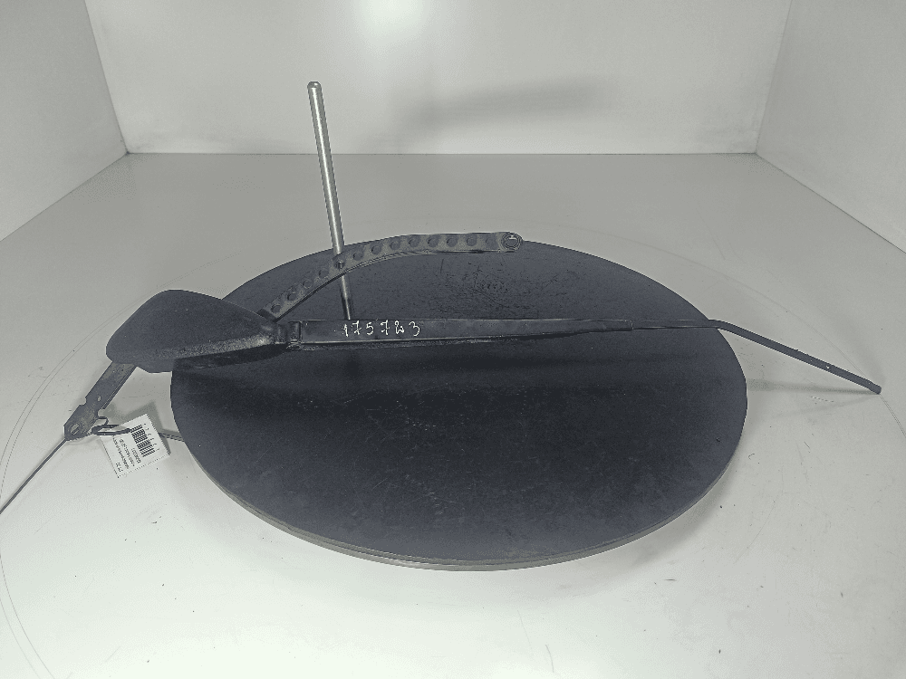 Щеткодержатель (поводок стеклоочистителя, дворник) к Renault Scenic 2 (03-06)