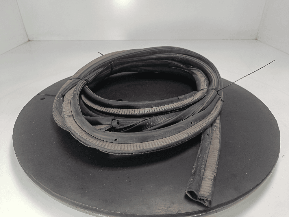 Уплотнитель к Renault Trafic 3 (14-21)