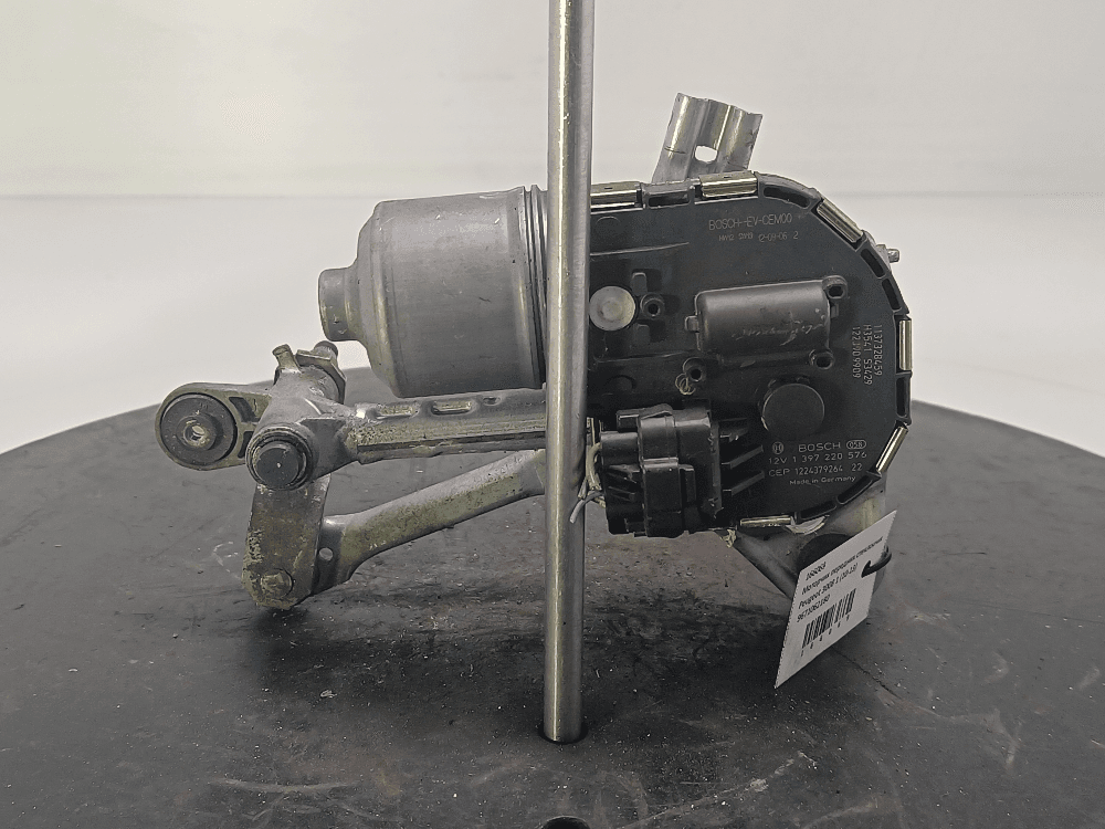 Моторчик передних стеклоочистителей (дворников) к Peugeot 3008 1 (10-13)