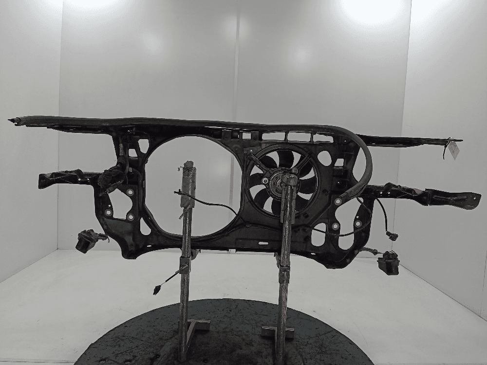 Передняя панель крепления облицовки (телевизор) к Volkswagen Passat B5+ Рестайлинг (00-05)