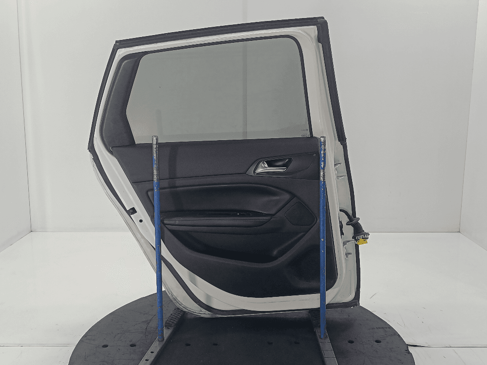 Дверь задняя левая к Peugeot 308 2 (13-17)