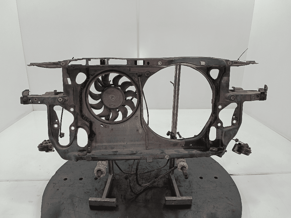 Передняя панель крепления облицовки (телевизор) к Volkswagen Passat B5+ Рестайлинг (00-05)