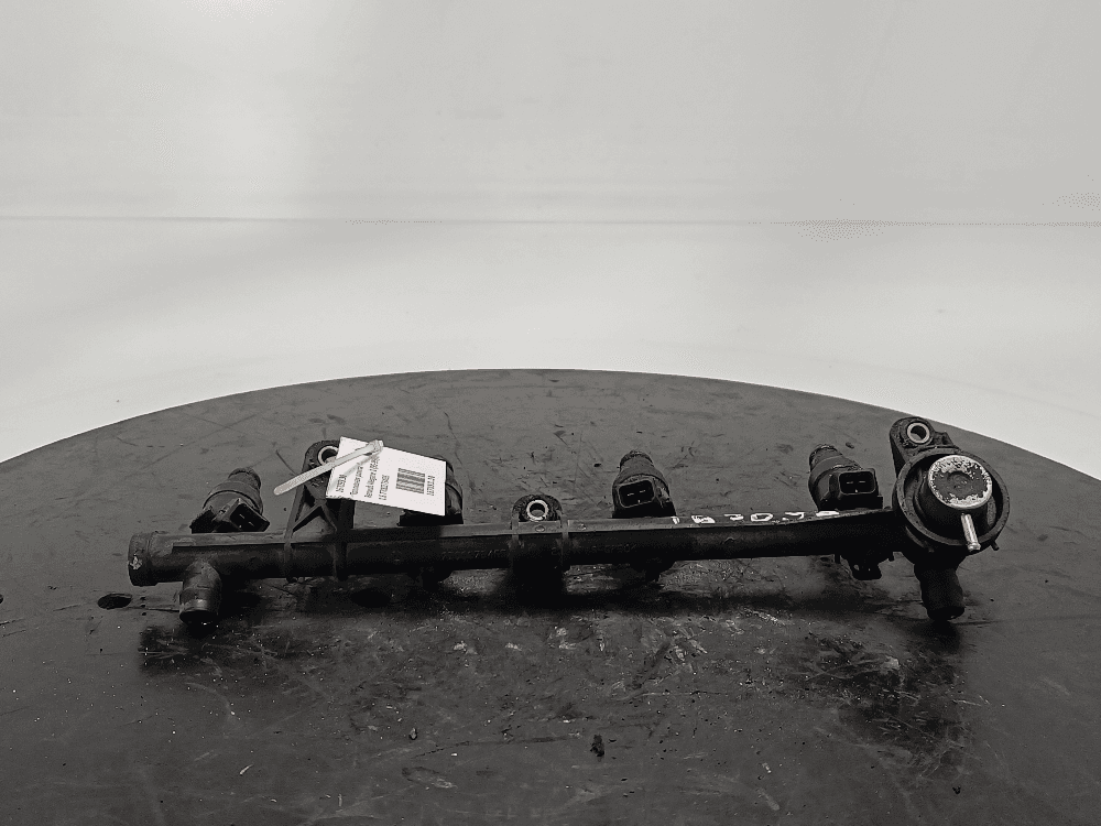 Π’ΠΎΠΏΠ»ΠΈΠ²Π½Π°Ρ ΡΠ°ΠΌΠΏΠ° ΠΊ Renault Megane 1 (95-99)