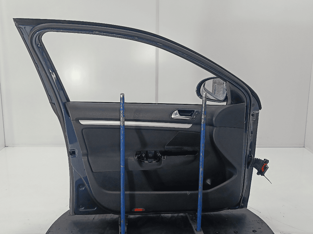 Дверь передняя левая к Volkswagen Golf 5 (03-09)