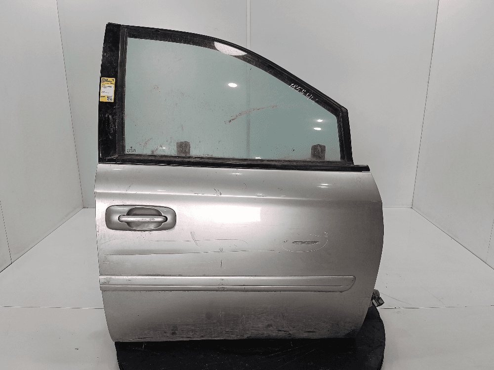 Дверь передняя правая к Chrysler Voyager 4 (01-04)