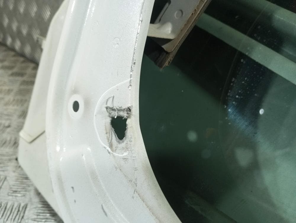 Дверь передняя правая к Mercedes C Class W204/S204/C204 (07-12)