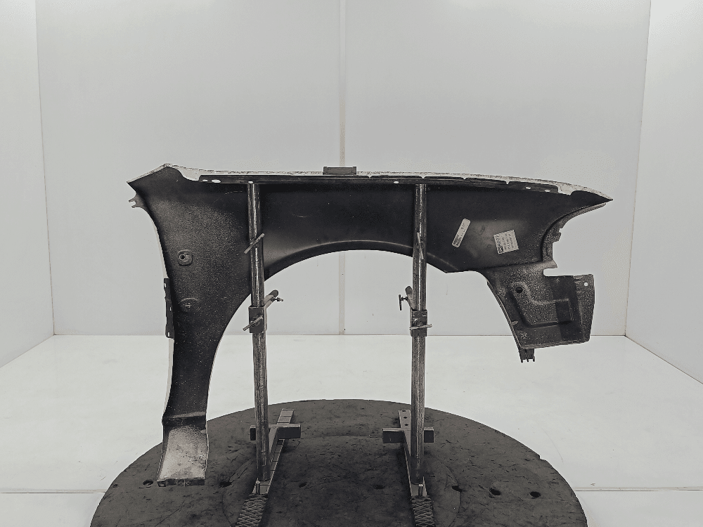 Крыло переднее левое к Audi A4 B5 (94-99)