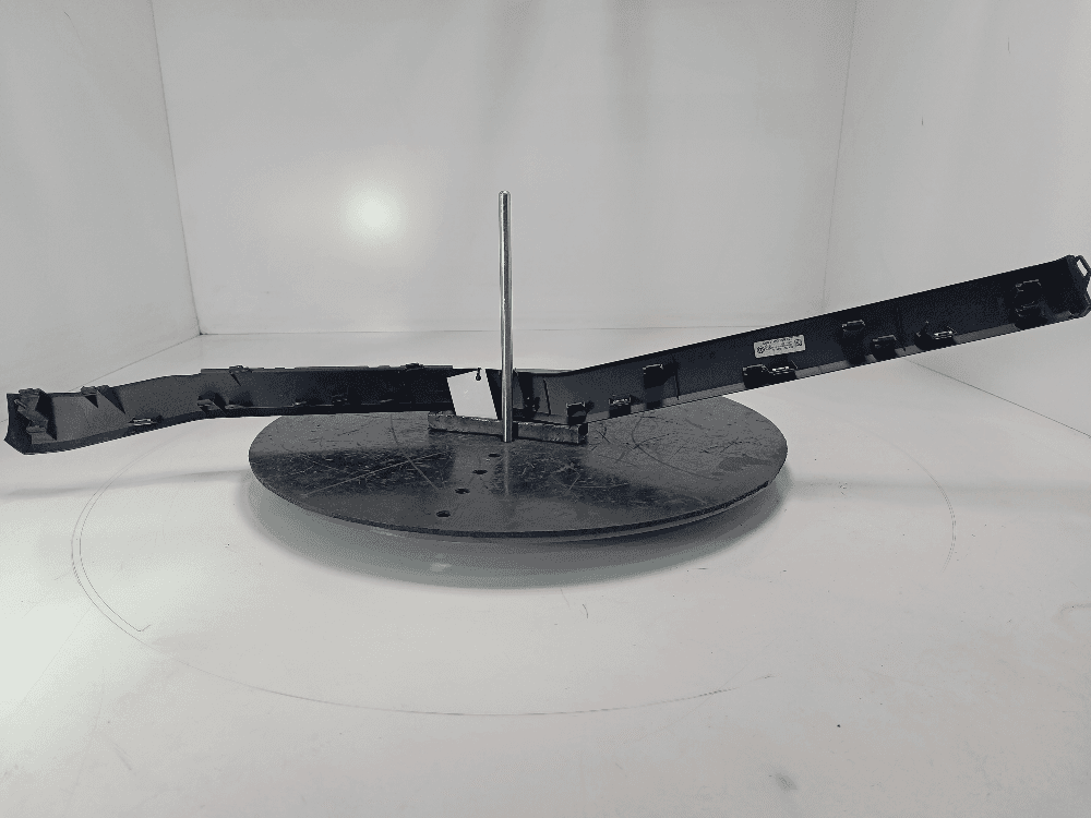 ΠΠ°ΠΊΠ»Π°Π΄ΠΊΠ° Π΄Π΅ΠΊΠΎΡΠ°ΡΠΈΠ²Π½Π°Ρ Π½Π° ΡΠΎΡΠΏΠ΅Π΄ΠΎ ΠΊ Volkswagen Touareg 3 (18-24)