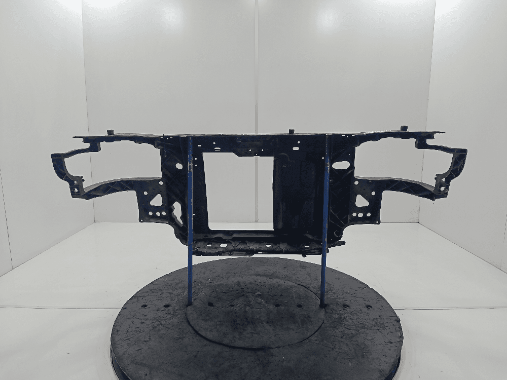 Передняя панель крепления облицовки (телевизор) к Hyundai Getz 1 (02-05)