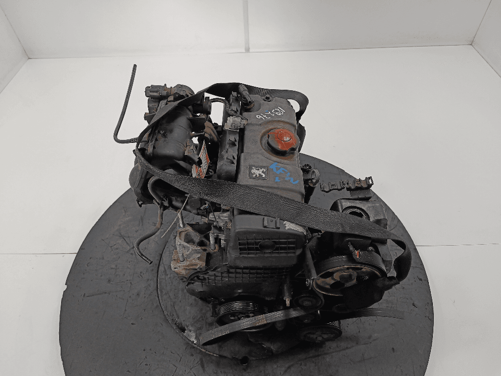 Двигатель к Peugeot 206 1 (98-03)