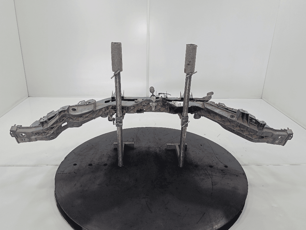 Передняя панель крепления облицовки (телевизор) к Ford C-Max 1 (03-07)