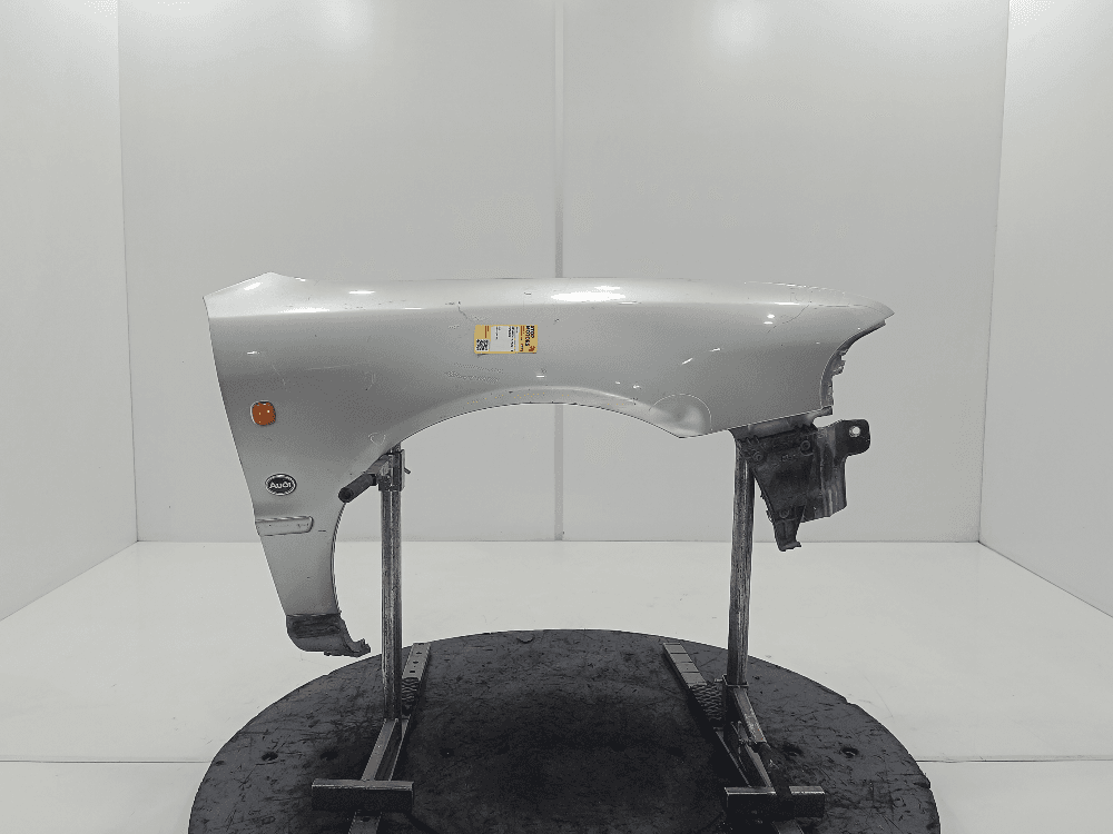 Крыло переднее правое к Audi A4 B5 (94-99)