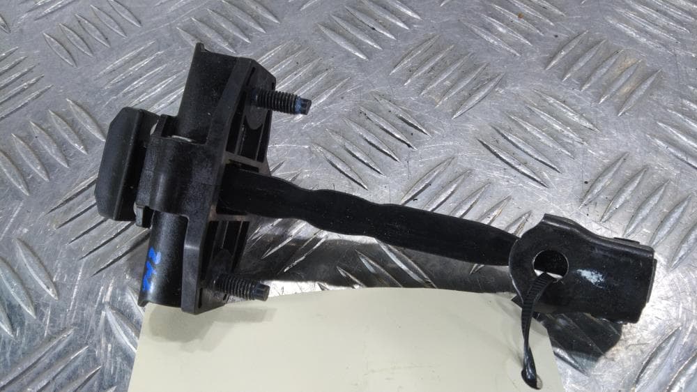 Ограничитель открывания двери передней к Jeep Grand Cherokee WL (21-24)