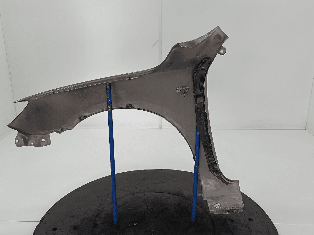 Крыло переднее правое к Mazda 3 BK (03-06)