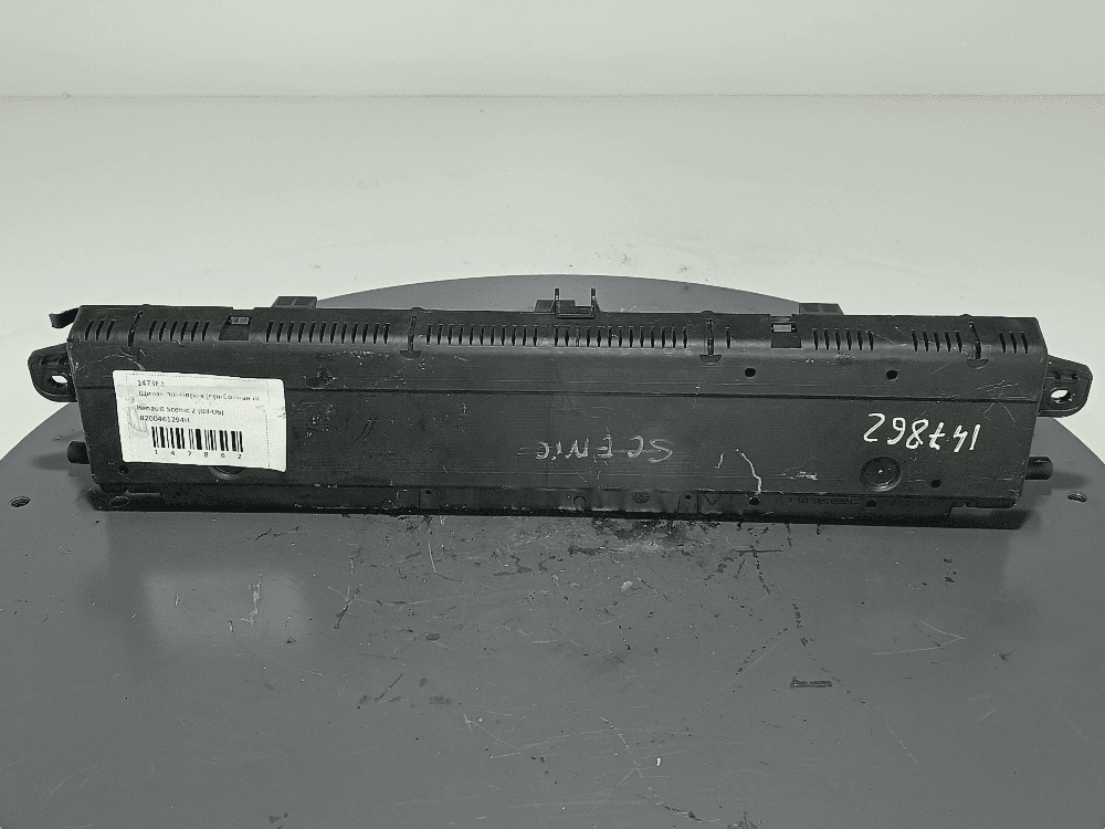 Щиток приборов (приборная панель) к Renault Scenic 2 (03-06)