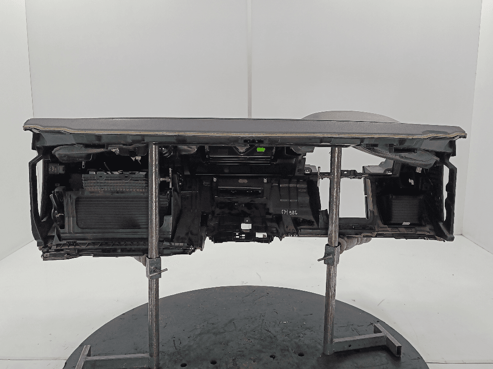 Панель передняя салона (торпедо) к Volkswagen Passat B8 (14-19)