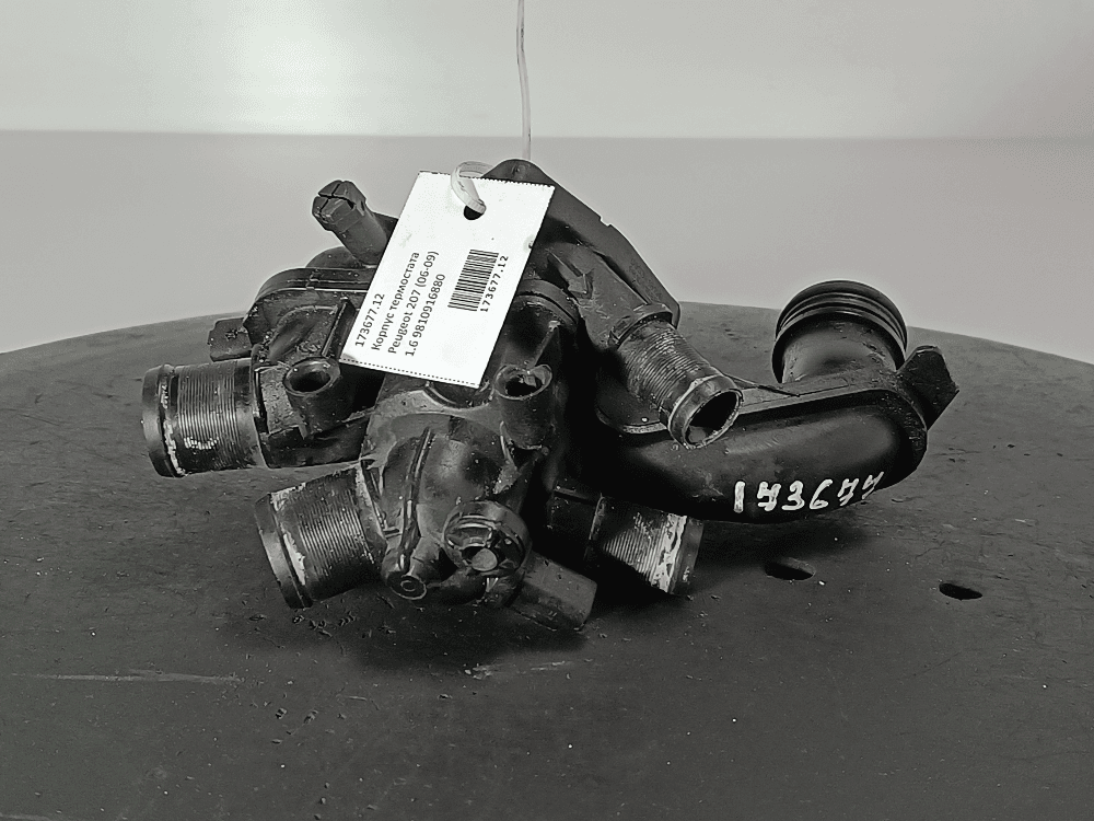 Корпус термостата к Peugeot 207 (06-09)