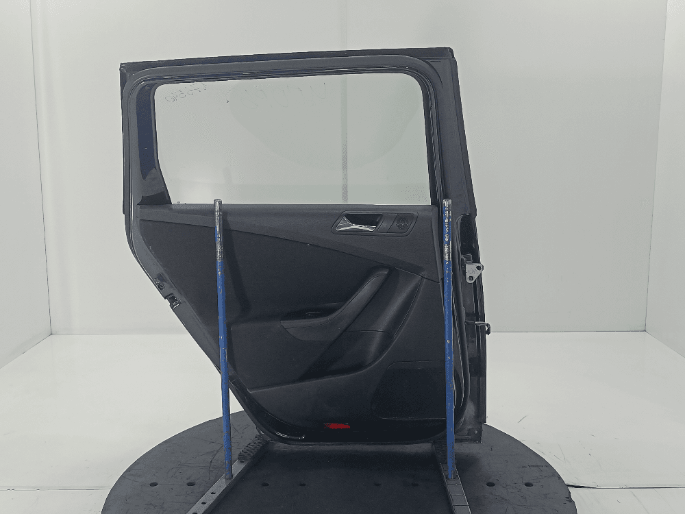 Дверь задняя левая к Volkswagen Passat B6 (05-10)