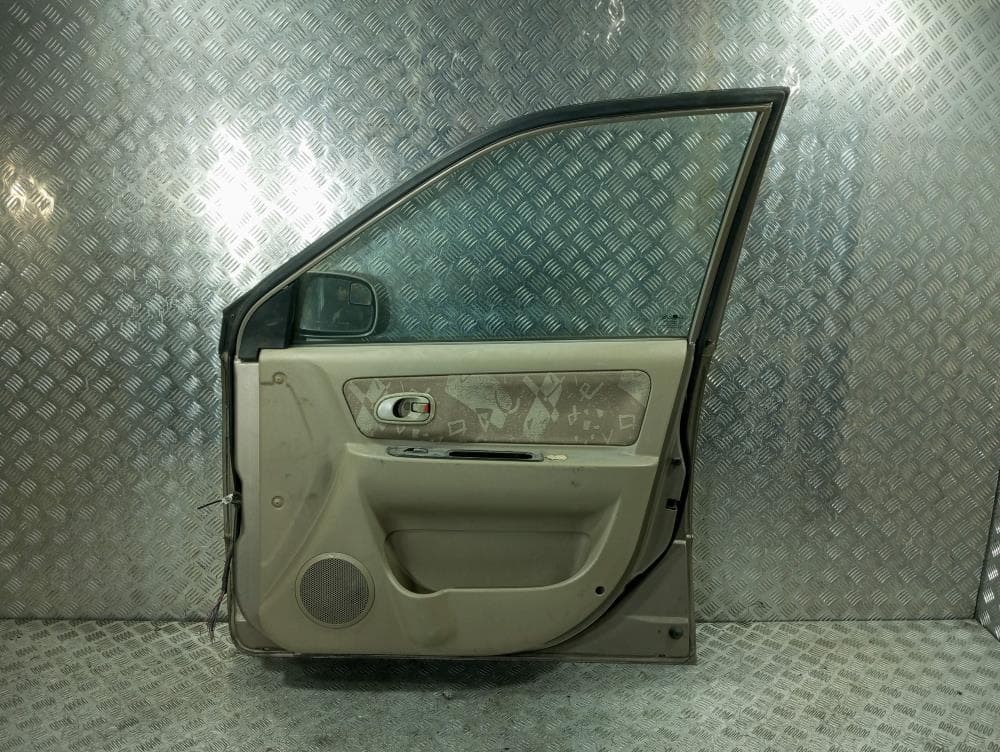 Дверь передняя правая к Kia Carens 1 (99-02)