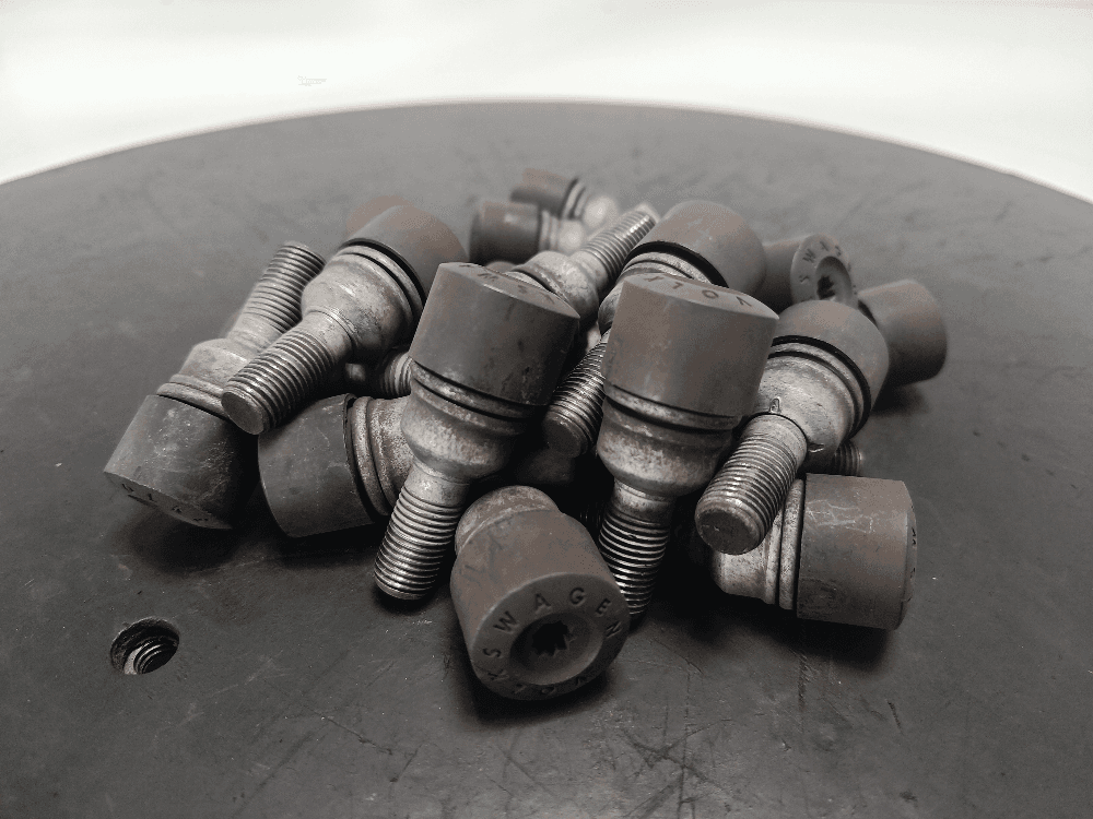 Болт колесный к Volkswagen Touareg 3 (18-24)