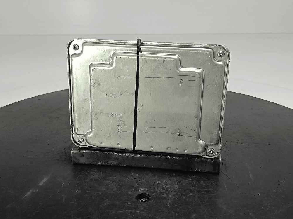 Блок управления двигателем к Audi A4 B6 (01-05)