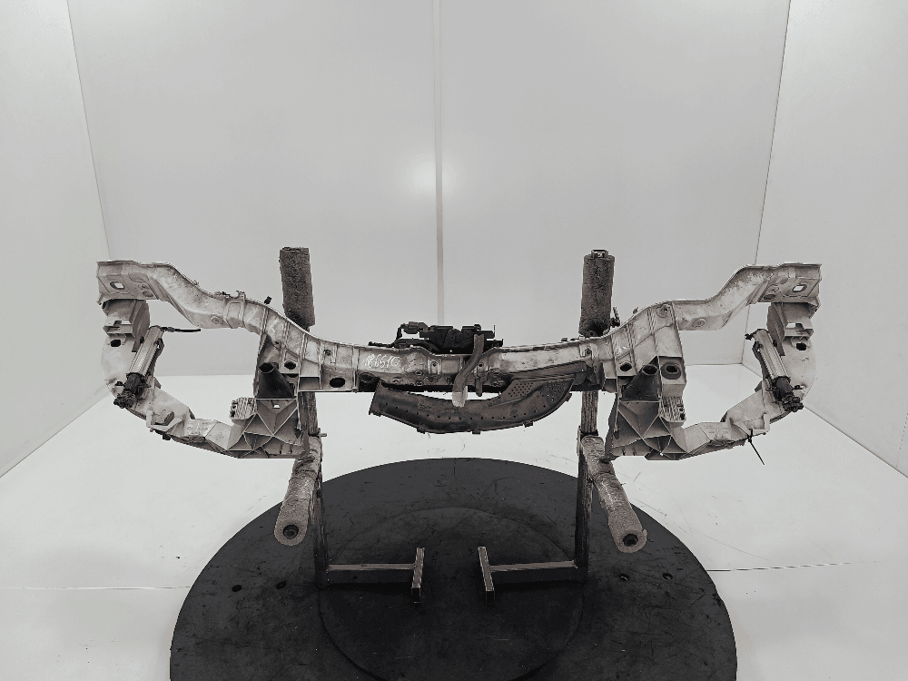 Передняя панель крепления облицовки (телевизор) к Ford Focus 3 (11-15)