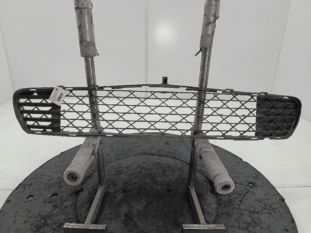 Заглушка (решетка) в бампер передний к Citroen C4 Picasso 1 (06-13)