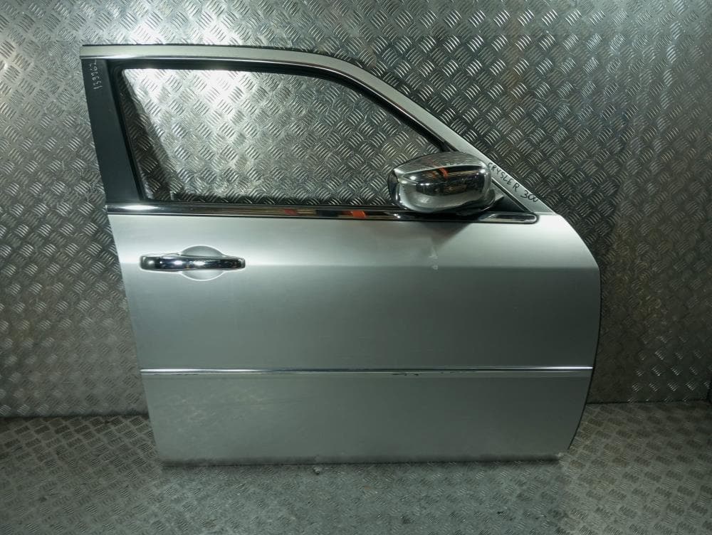 Дверь передняя правая к Chrysler 300C 1 Рестайлинг (07-12)