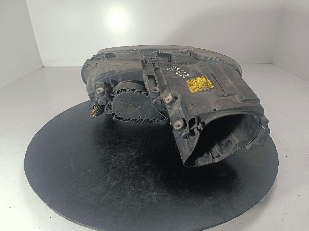 Фара правая к Volkswagen Touran 1 (03-07)