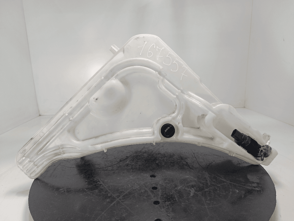 Бачок омывателя к Volkswagen Touareg 3 (18-24)