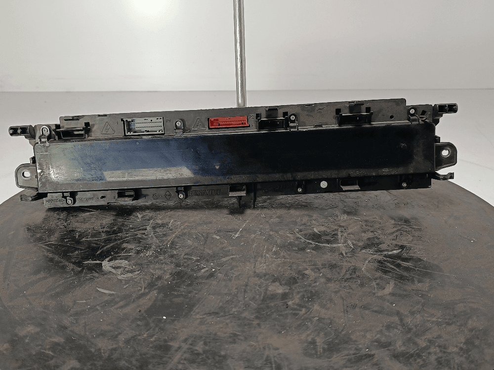 Щиток приборов (приборная панель) к Renault Scenic 2 (03-06)