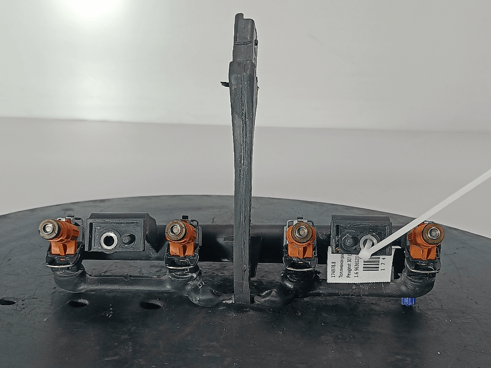 Топливная рампа к Peugeot 307 (01-05)