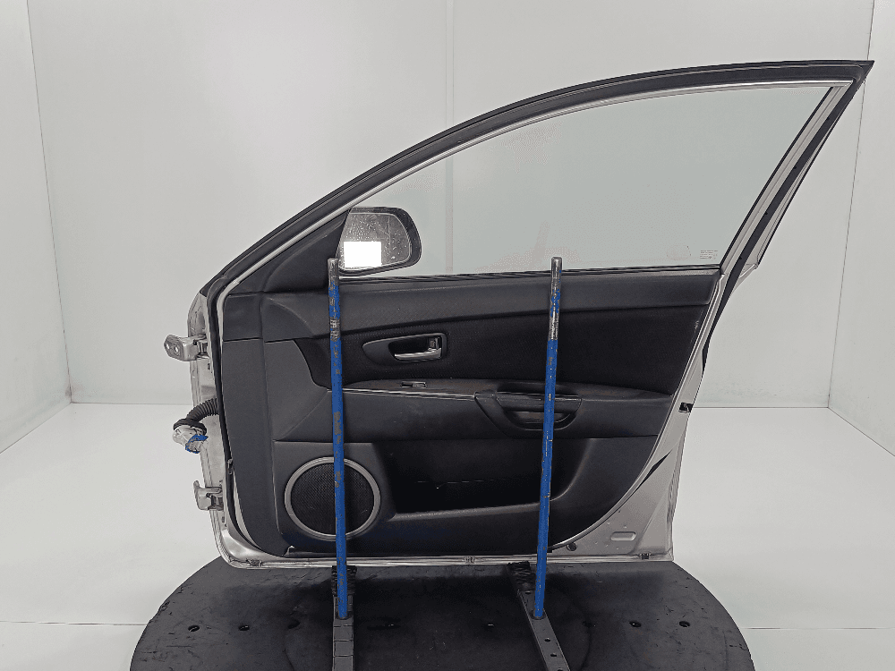 Дверь передняя правая к Mazda 3 BK (03-06)