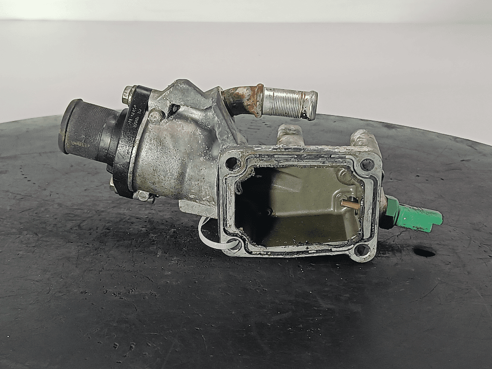 Корпус термостата к Peugeot 307 (01-05)
