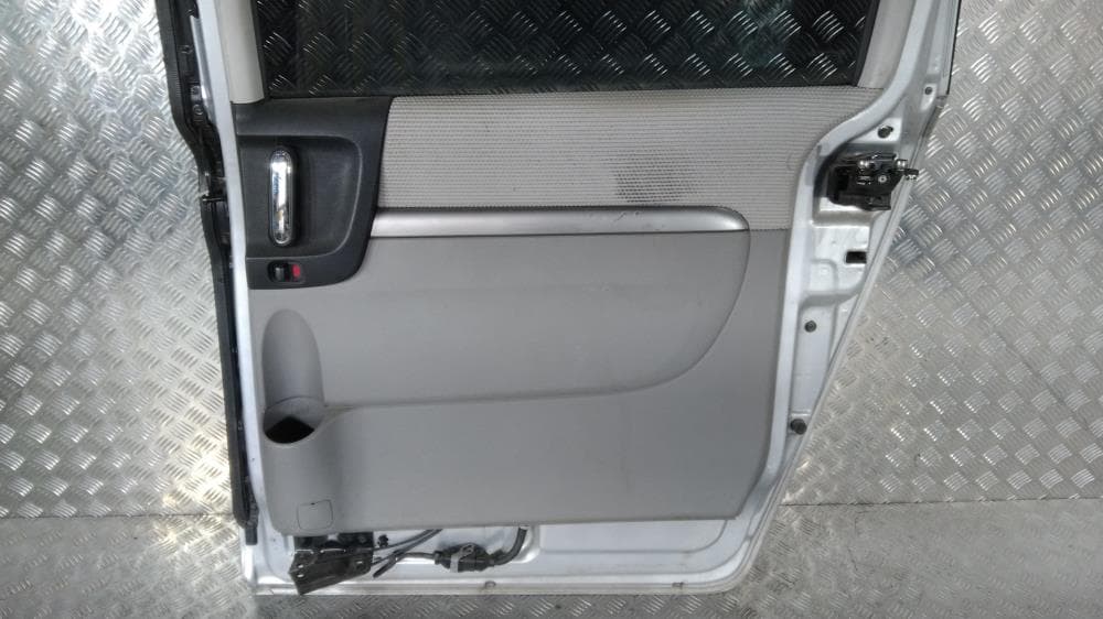 Дверь сдвижная правая к Kia Carnival 2 (06-14)