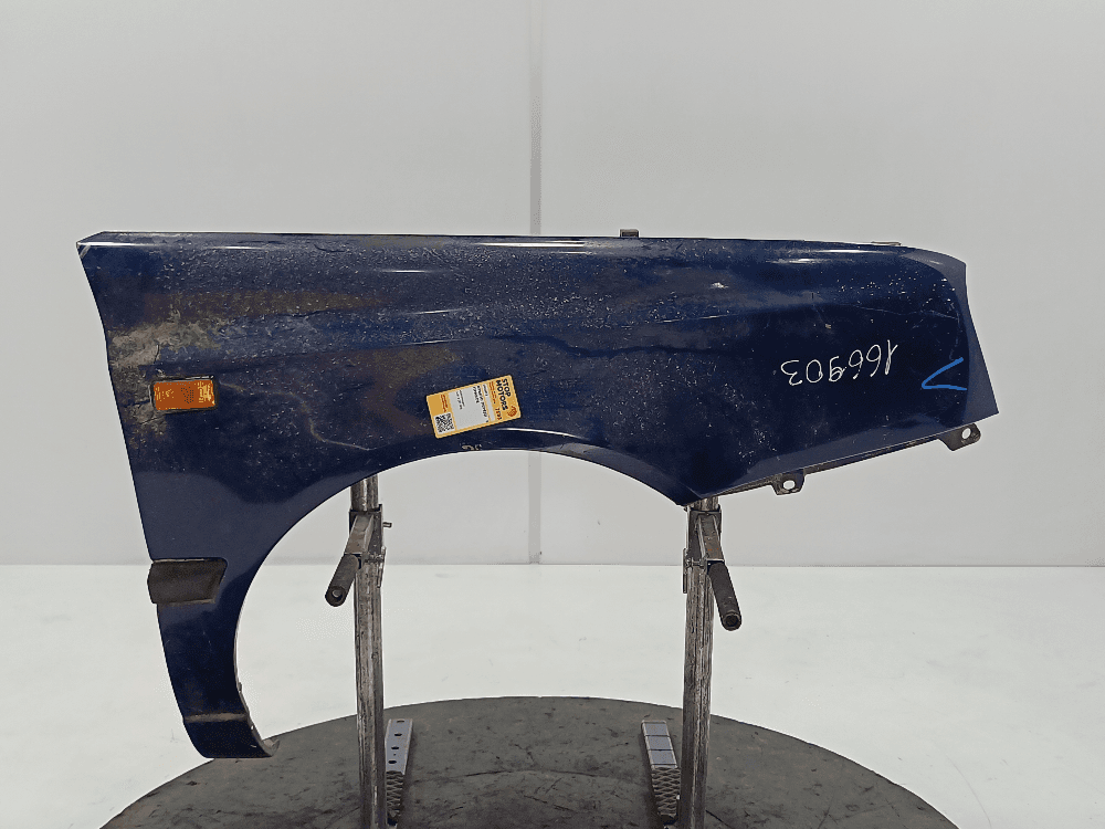 Крыло переднее правое к Volkswagen Golf 3 (91-99)