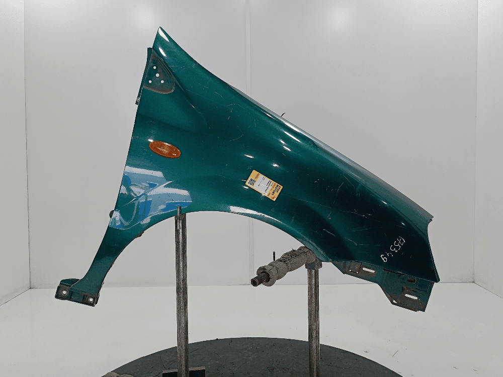 Крыло переднее правое к Nissan Almera Tino (00-06)