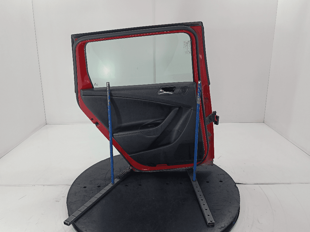 Дверь задняя левая к Volkswagen Passat B6 (05-10)