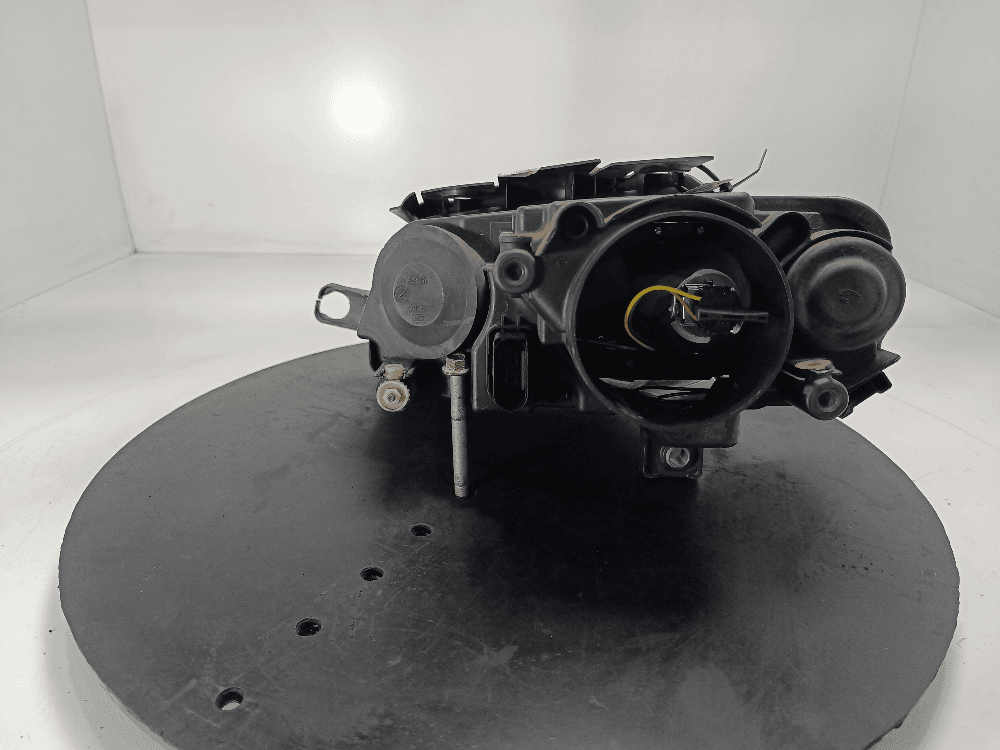 Фара правая к Volkswagen Passat B6 (05-10)