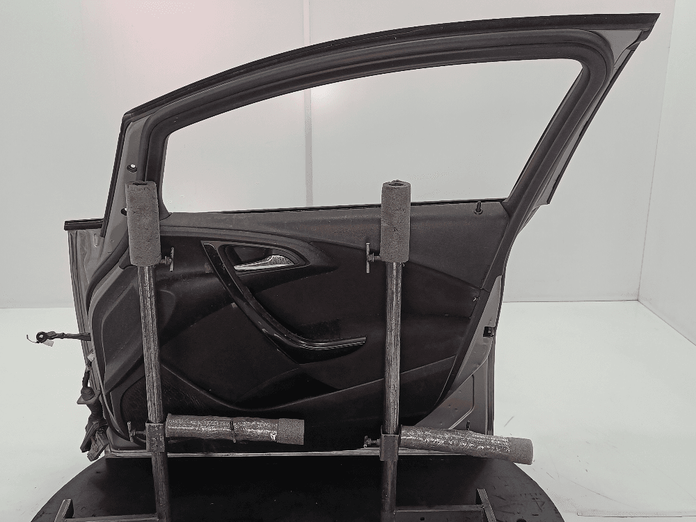 Дверь передняя правая к Opel Astra J Рестайлинг (12-15)