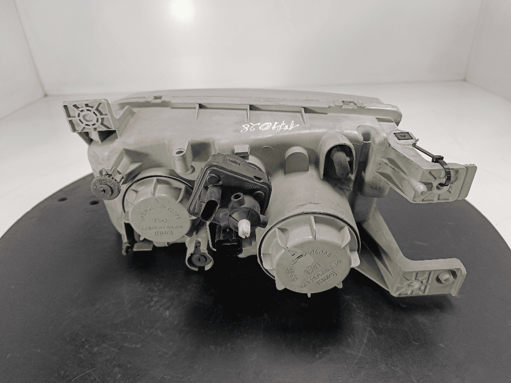 Фара правая к Hyundai Trajet Рестайлинг (04-07)